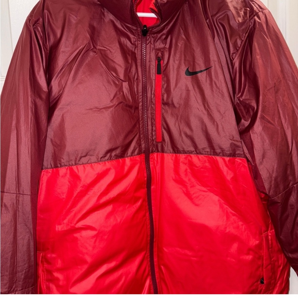 Nike Men's Burgundy and Red Lightweight Jacket